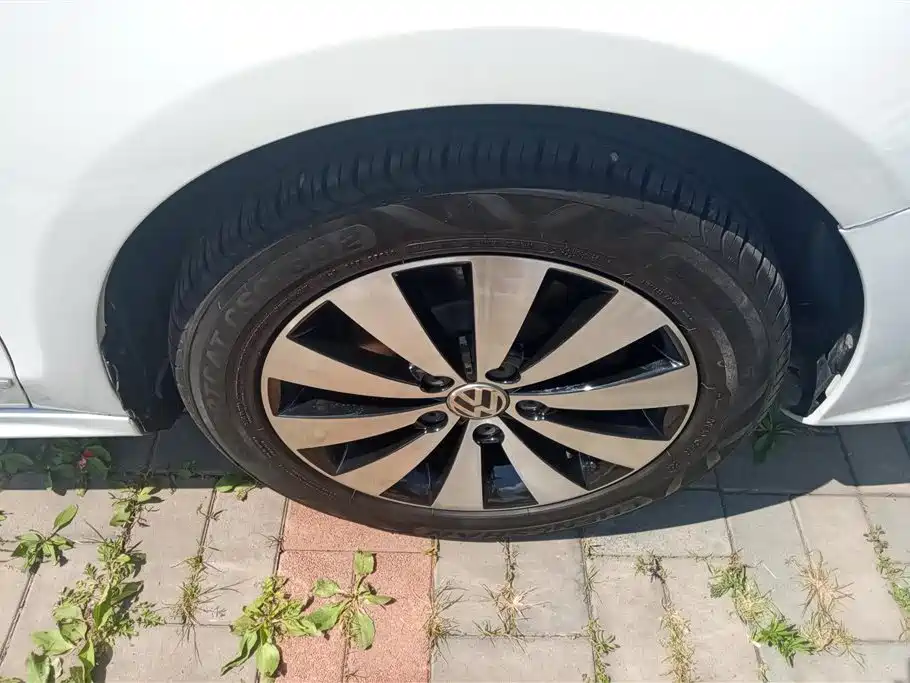 Volkswagen Sagitar 2018 1.6L AT Comfort
