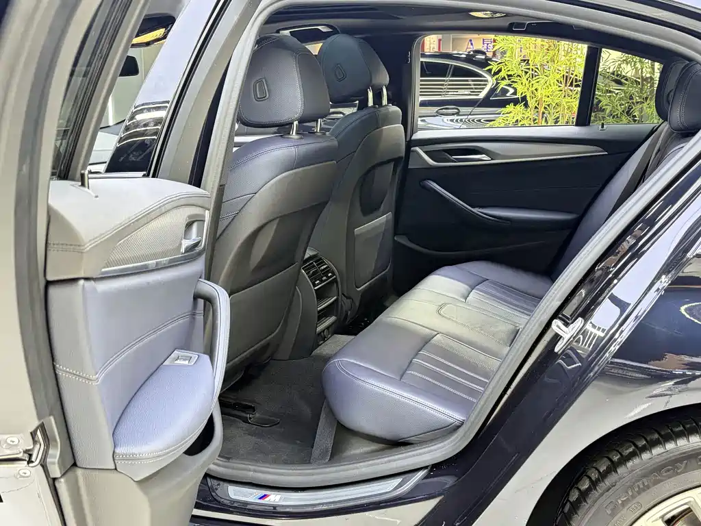 BMW 5 Series (Import) — миниатюра 6