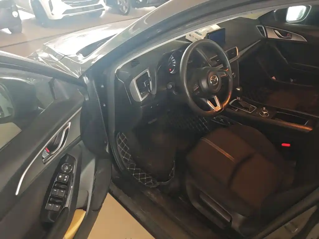 Mazda 3 Axela — миниатюра 16
