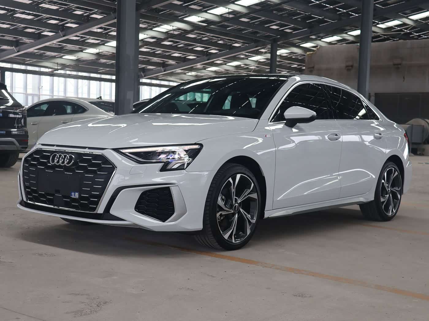 Audi A3 1.4 л 2022 г. Белый, пробег 30000 км