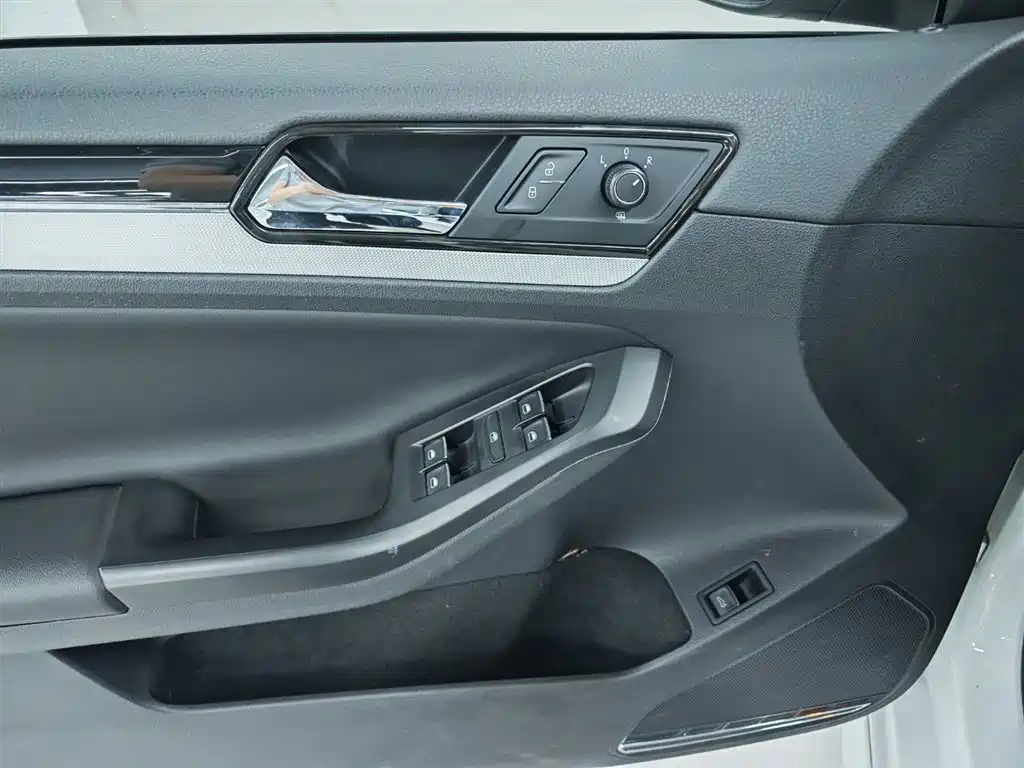 Volkswagen Sagitar — миниатюра 16
