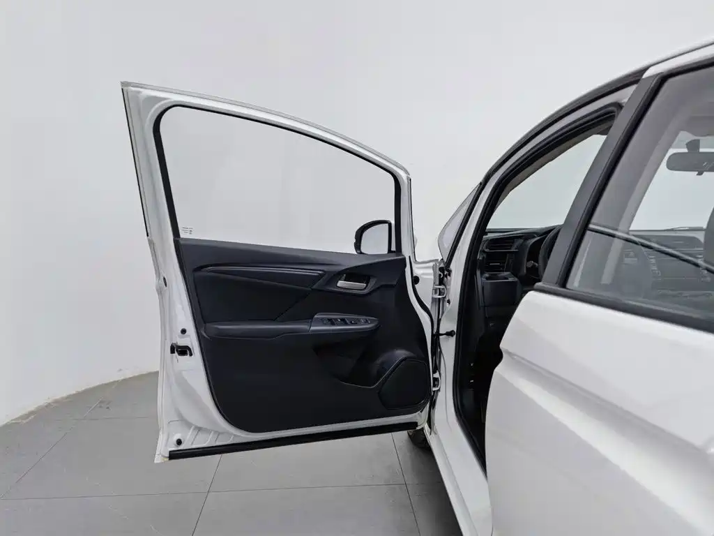 Honda Fit — миниатюра 8