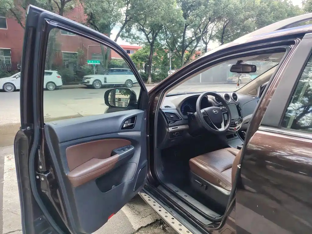 BYD S7 2015 2.0T AT Luxury