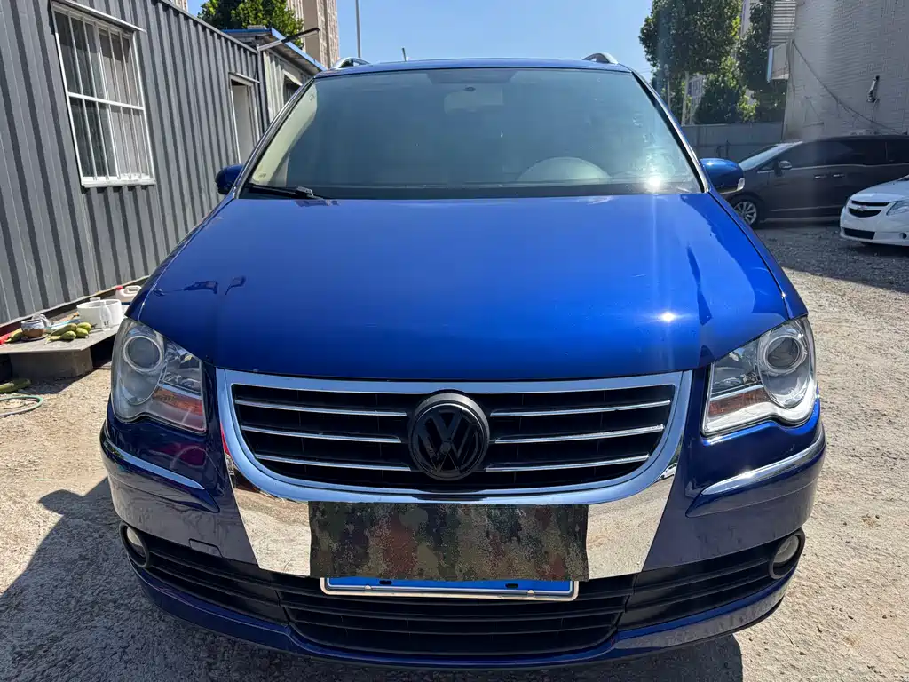 Volkswagen Touran — миниатюра 2