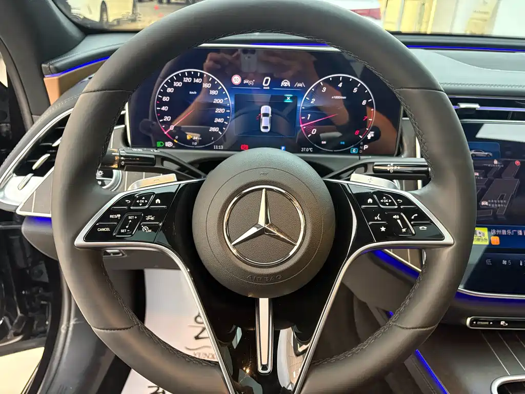 Mercedes-Benz E-Class — миниатюра 20