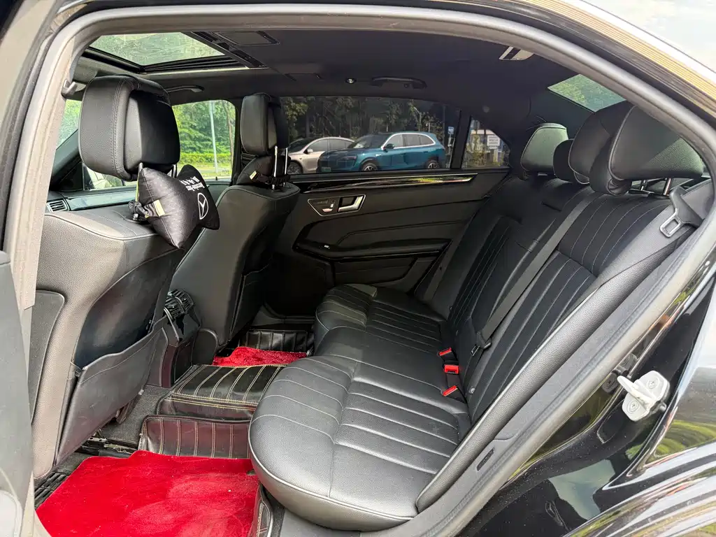 Mercedes-Benz E-Class — миниатюра 8