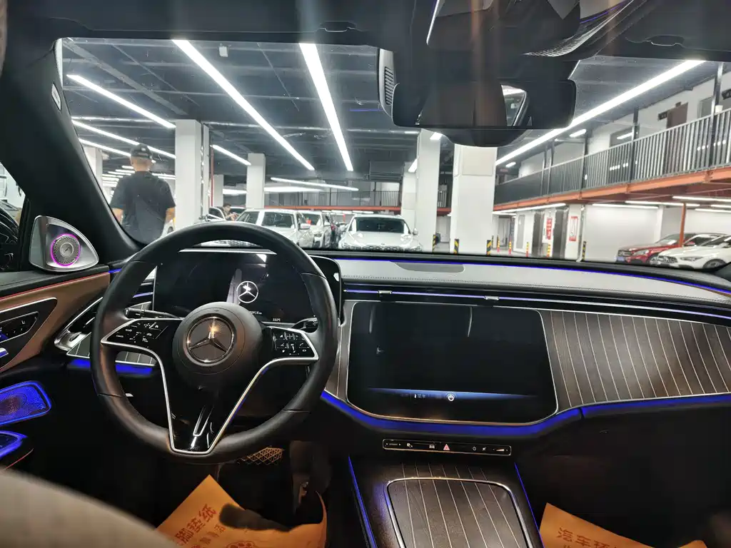 Mercedes-Benz E-Class — миниатюра 14