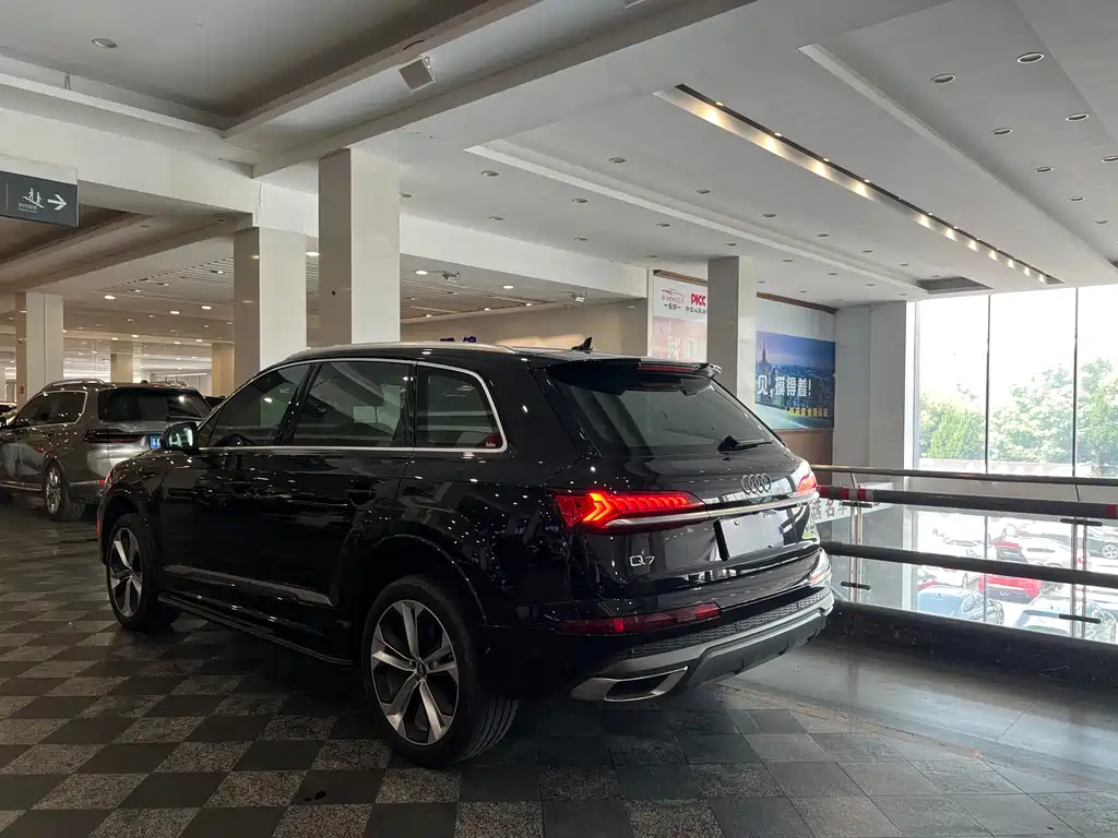 Audi Q7 2021 55 TFSI quattro S line Sport