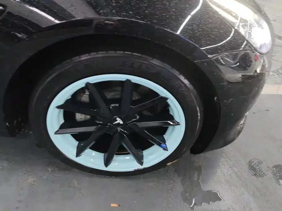 Tesla Model 3 — миниатюра 6