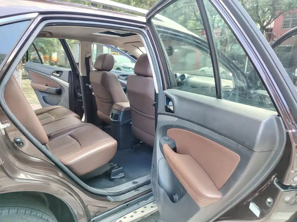 BYD S7 2015 2.0T AT Luxury