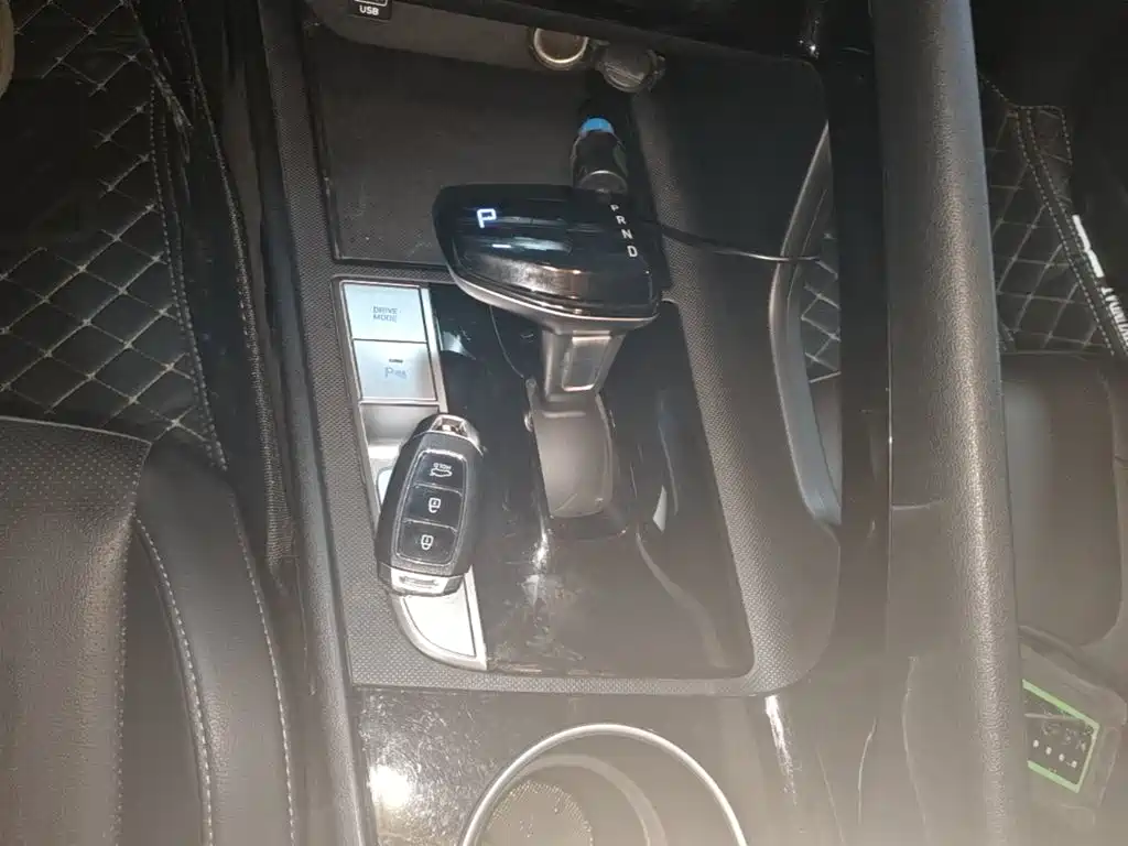 Hyundai Elantra — миниатюра 14
