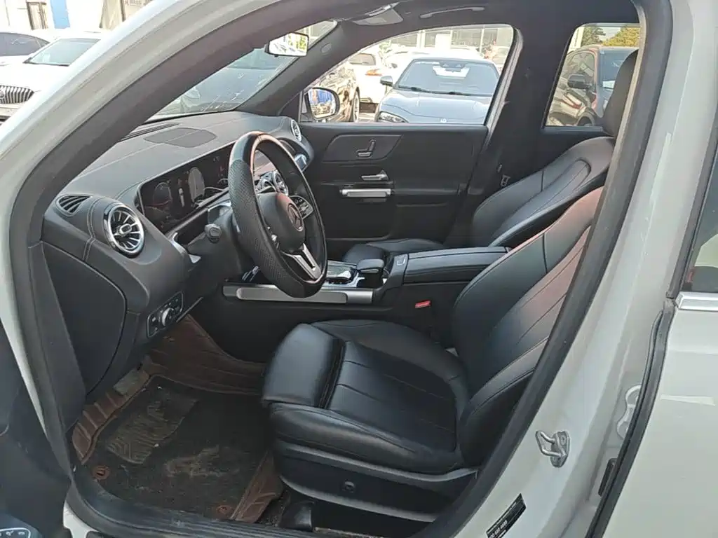 Mercedes-Benz GLB — миниатюра 15