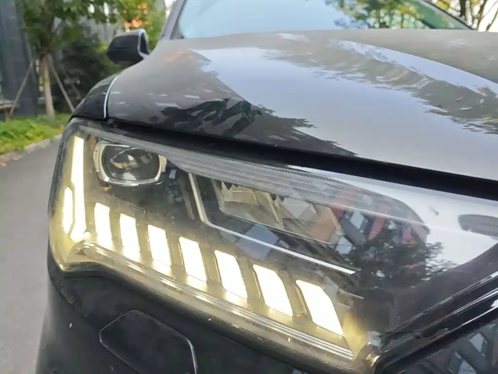 Audi Q7 — миниатюра 8