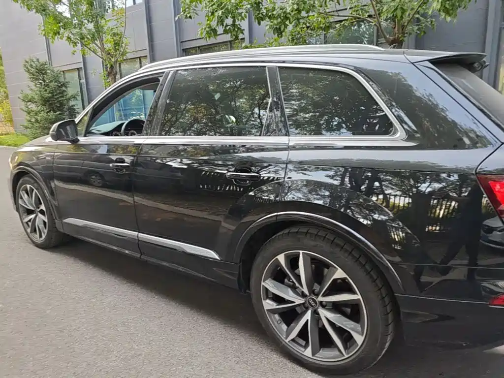 Audi Q7 — миниатюра 4
