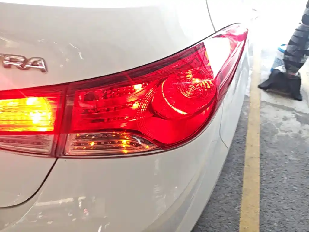 Hyundai Elantra Langdong — миниатюра 8