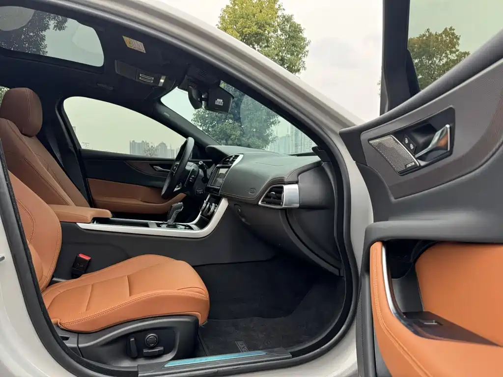 Jaguar XEL — миниатюра 12