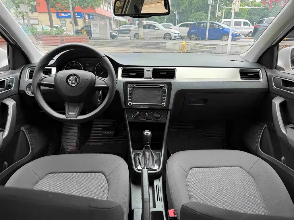 Skoda Rapid Spaceback 2016 1.6L AT
