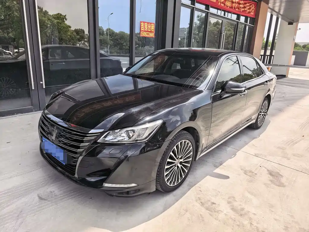 Toyota Crown 2018