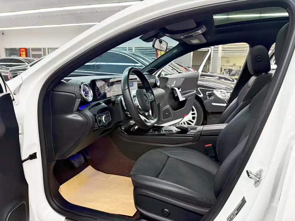 Mercedes-Benz A-Class — миниатюра 7