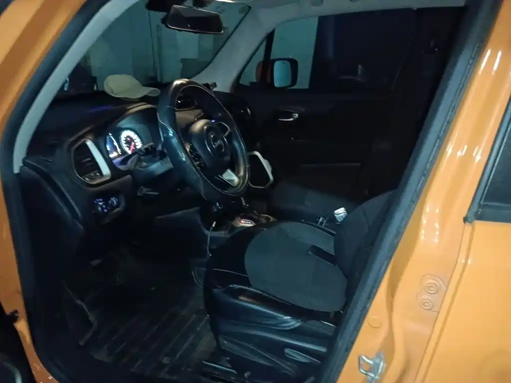 Jeep Renegade — миниатюра 8