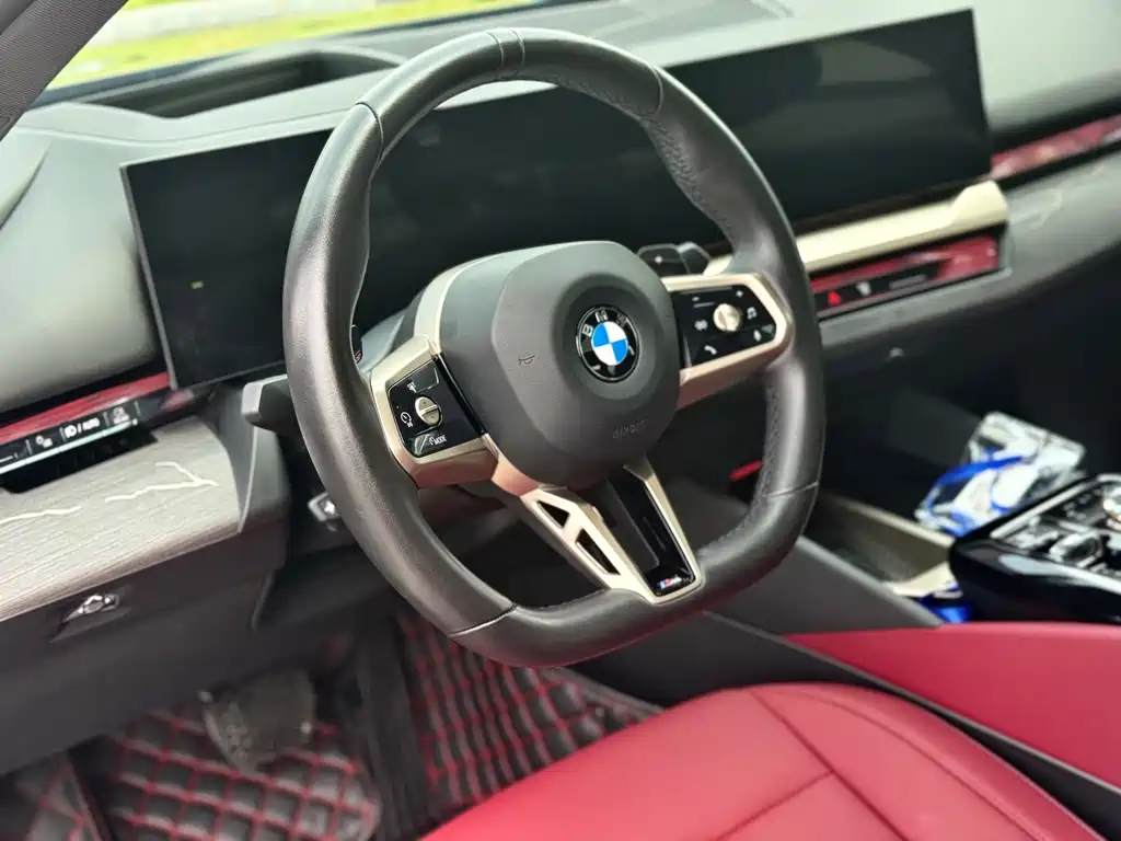 BMW 5 Series — миниатюра 12