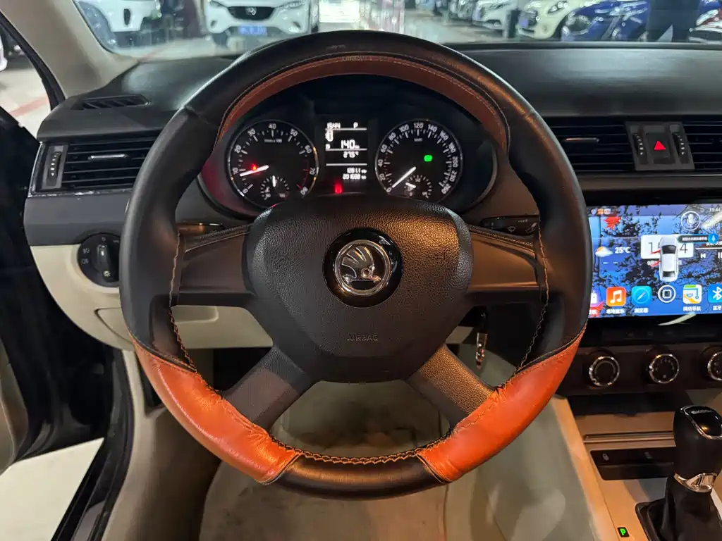 Skoda Octavia — миниатюра 7
