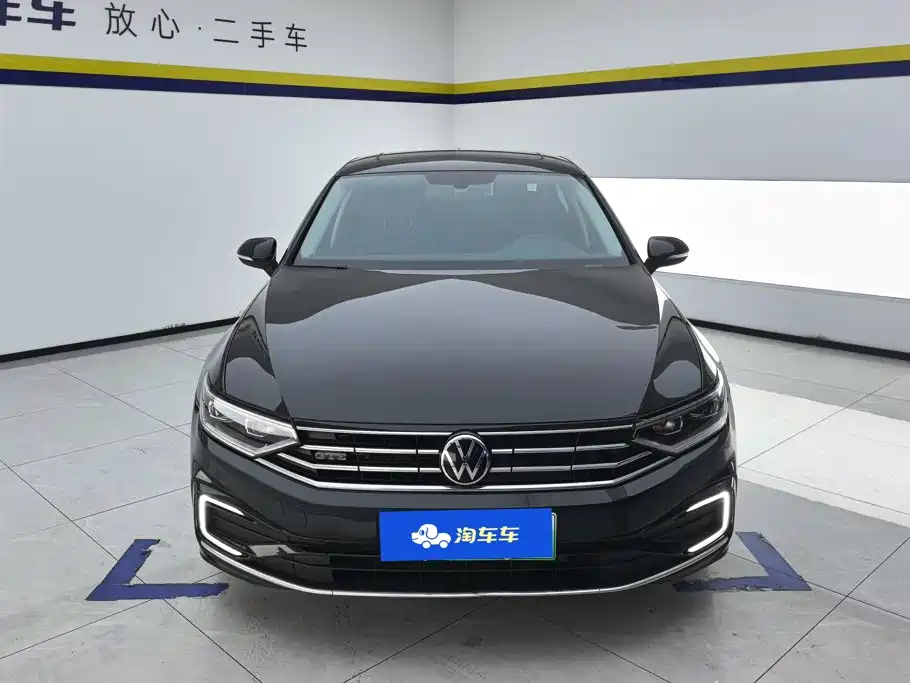 Volkswagen Magotan PHEV — миниатюра 2