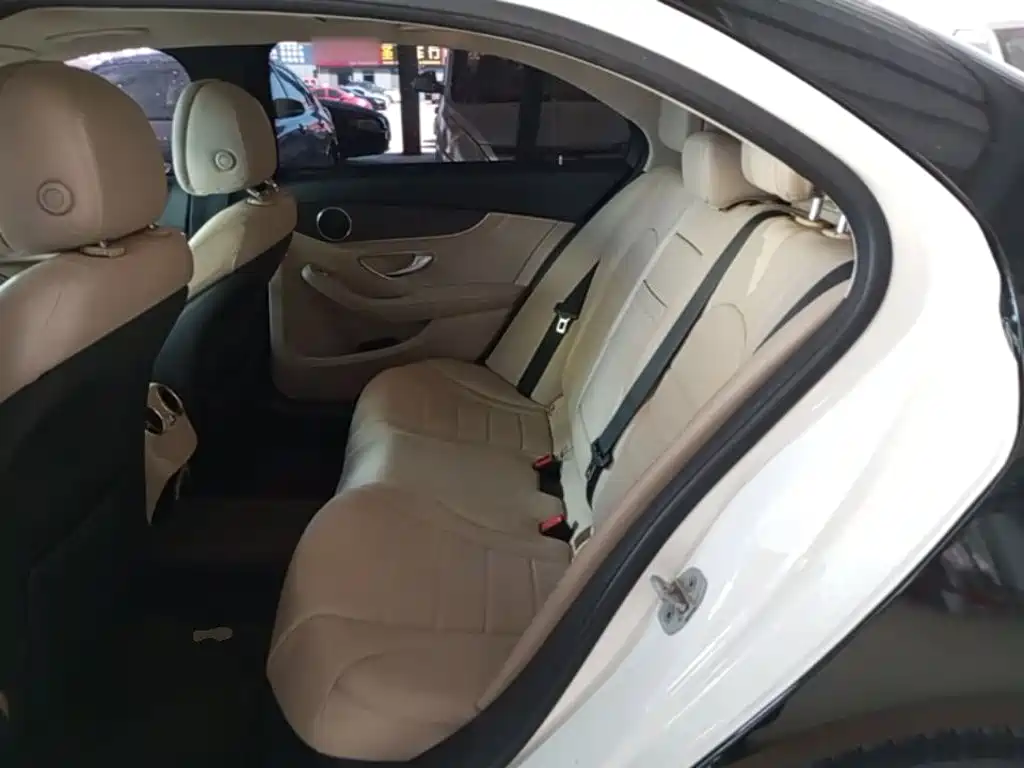 Mercedes-Benz C-Class — миниатюра 17