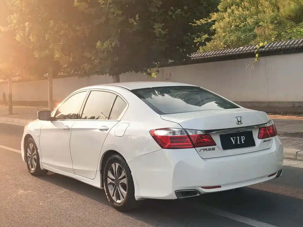 Honda Accord — миниатюра 9