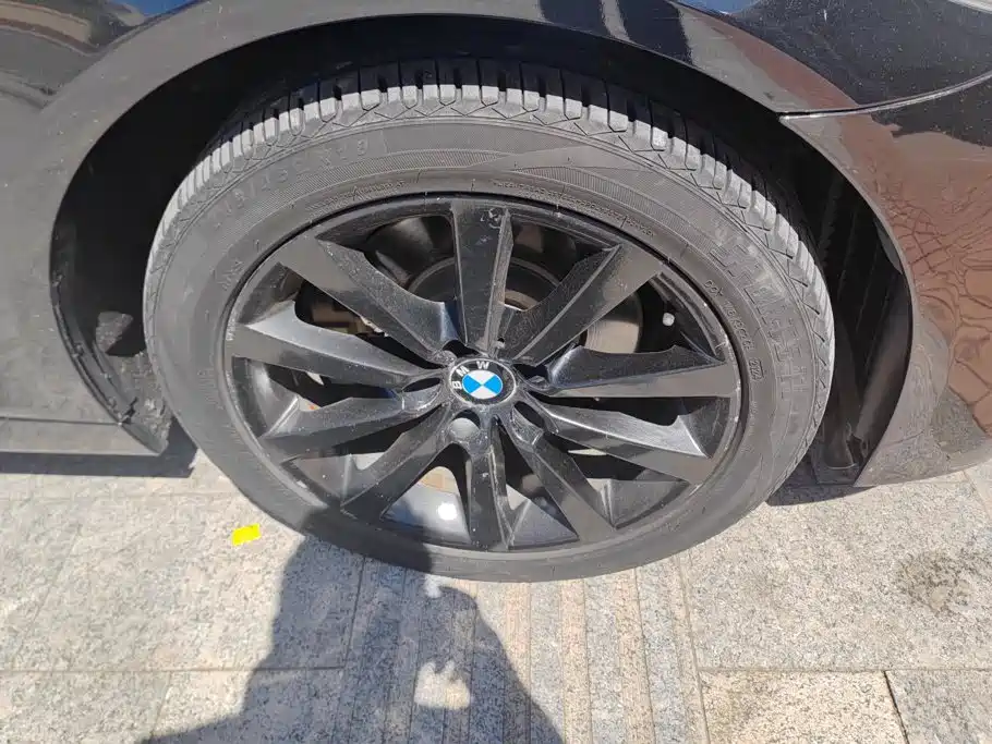 BMW 5 Series — миниатюра 6