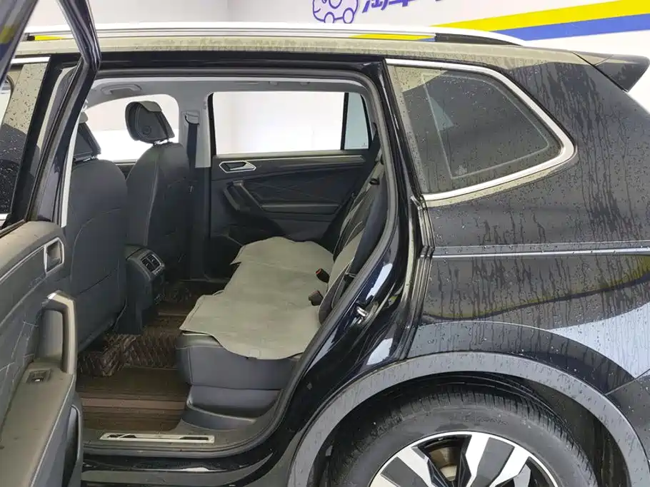 Volkswagen Tiguan L — миниатюра 11