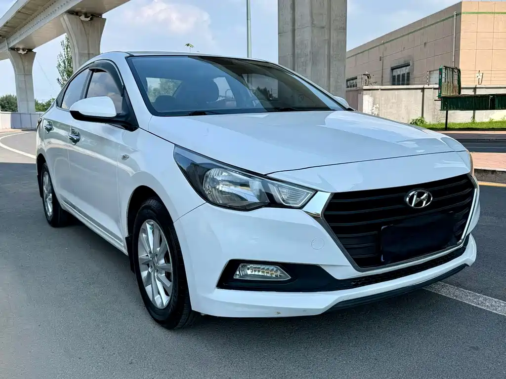 Hyundai Verna — миниатюра 3