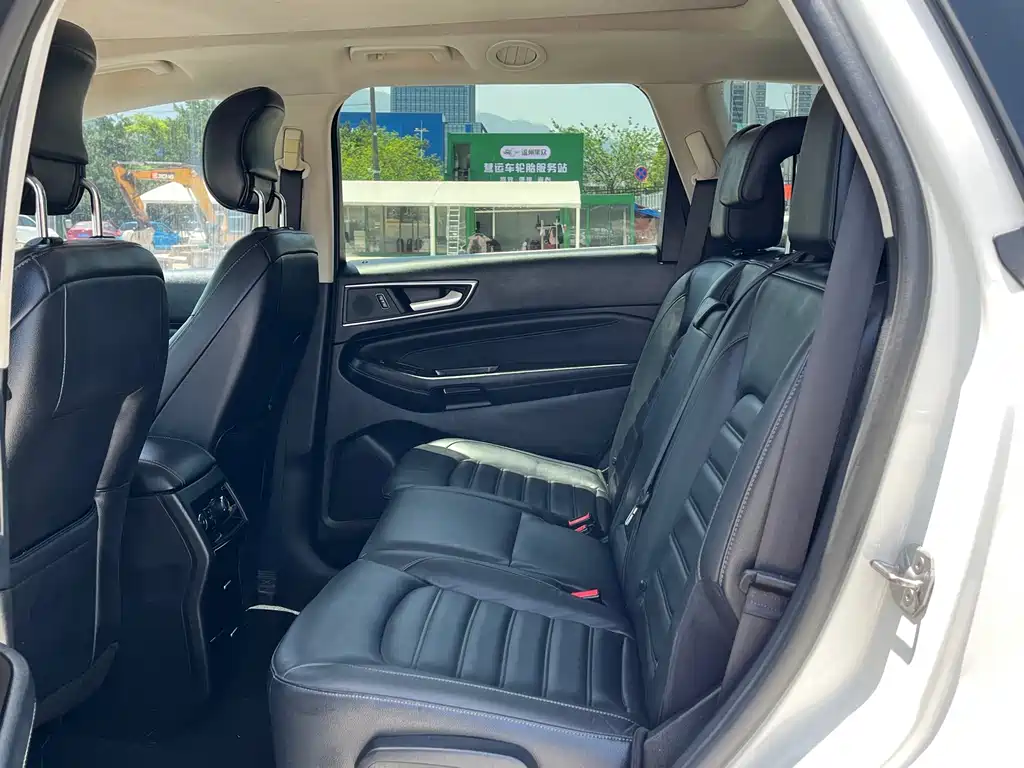 Ford Edge — миниатюра 5