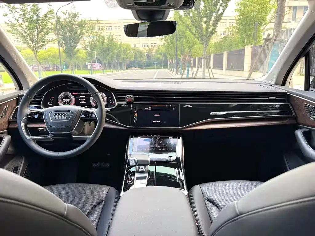 Audi Q7 — миниатюра 4