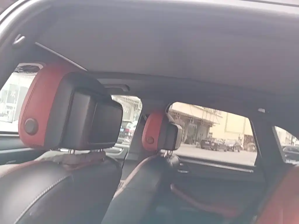 Porsche Macan — миниатюра 18
