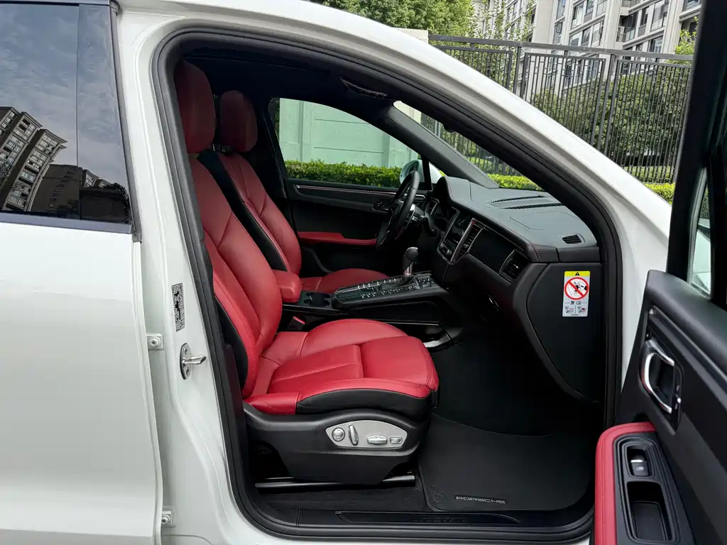 Porsche Macan — миниатюра 15