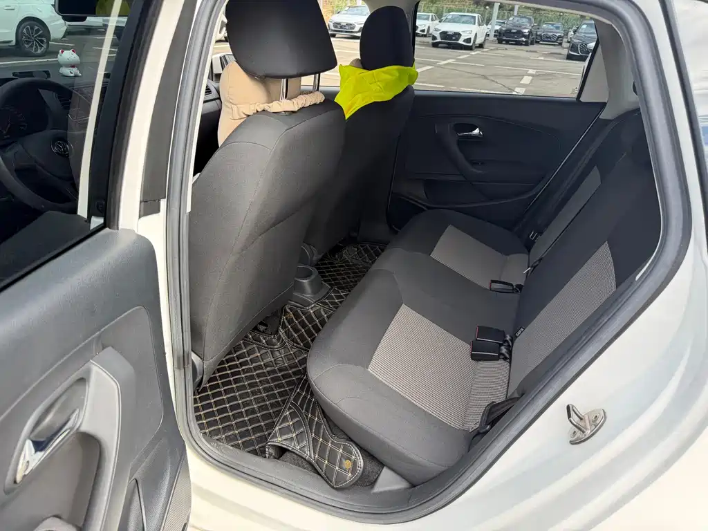 Volkswagen Polo 2018 1.5L AT