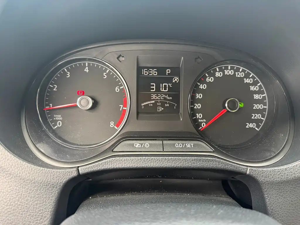 Volkswagen Polo 2018 1.5L AT