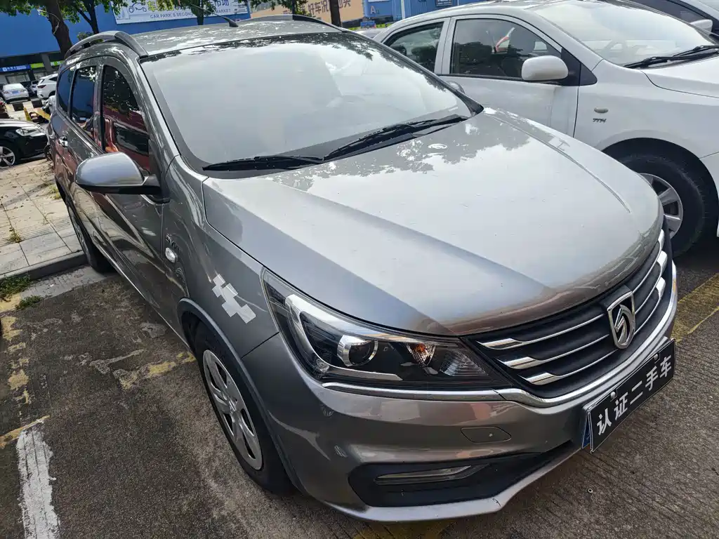 Baojun 310W — миниатюра 3
