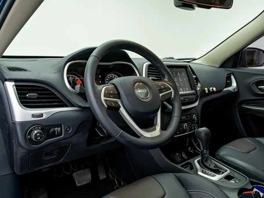 Jeep Cherokee — миниатюра 19