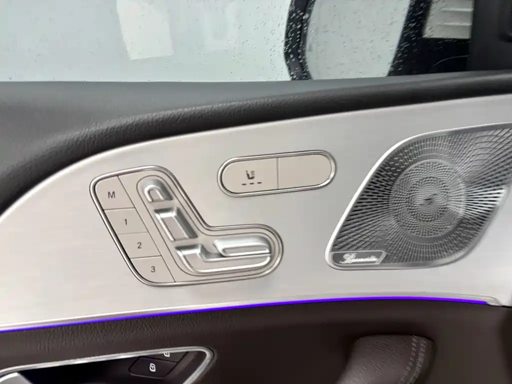Mercedes-Benz GLE (Import) — миниатюра 10