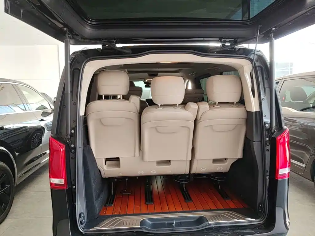 Mercedes-Benz V-Class — миниатюра 19