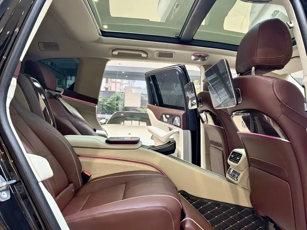 Mercedes-Benz GLS — миниатюра 10