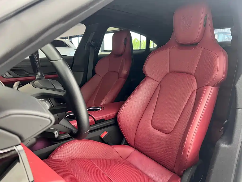Porsche Taycan — миниатюра 13