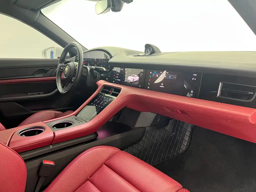 Porsche Taycan — миниатюра 16