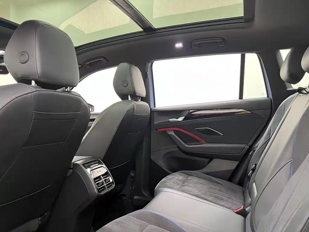 Volkswagen Tiguan L — миниатюра 20