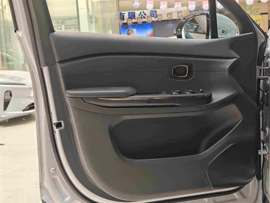 NIO EC6 — миниатюра 18