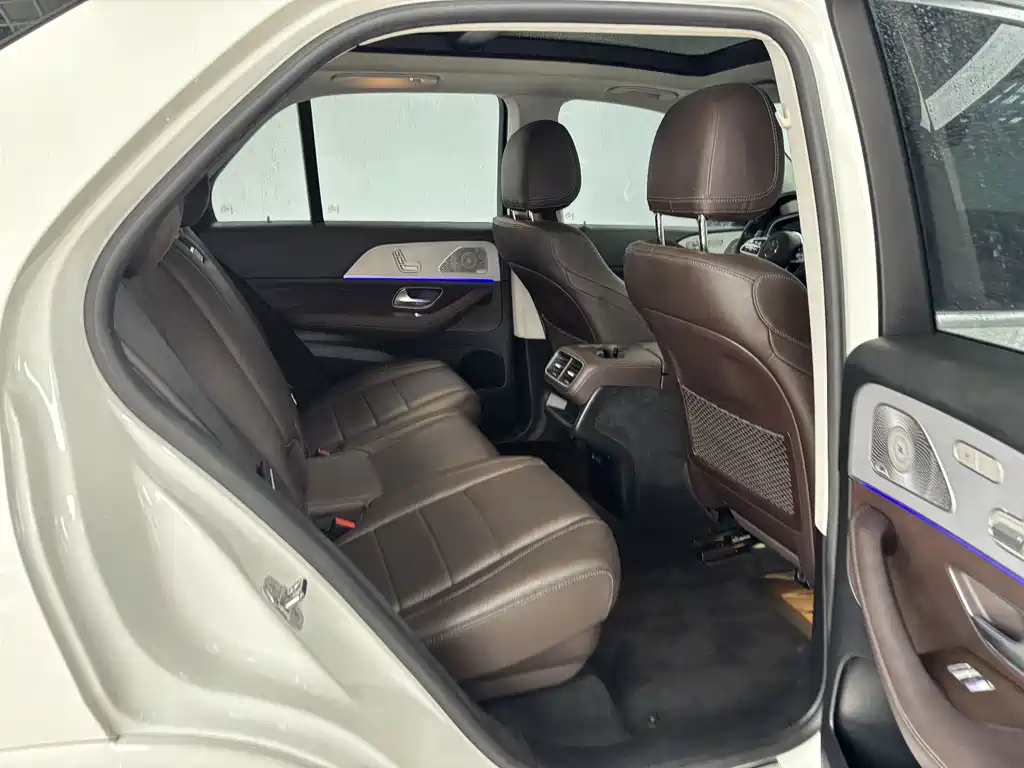 Mercedes-Benz GLE (Import) — миниатюра 24