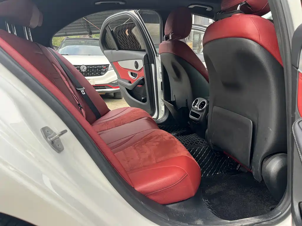 Mercedes-Benz C-Class — миниатюра 11