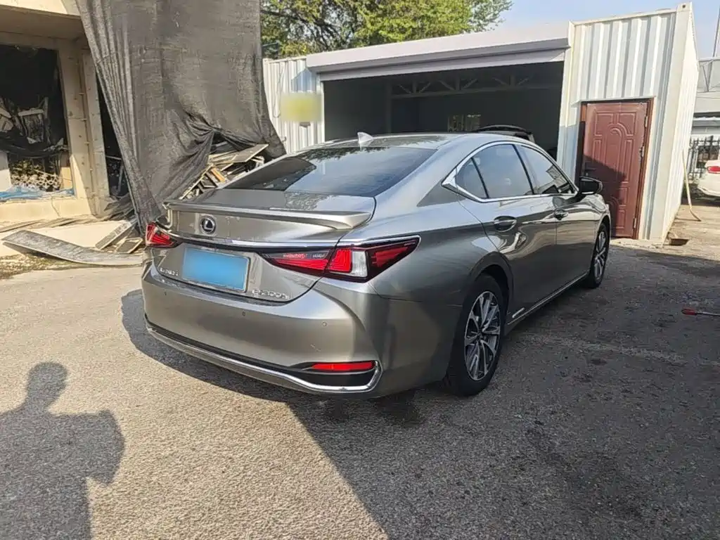 Lexus ES — миниатюра 7